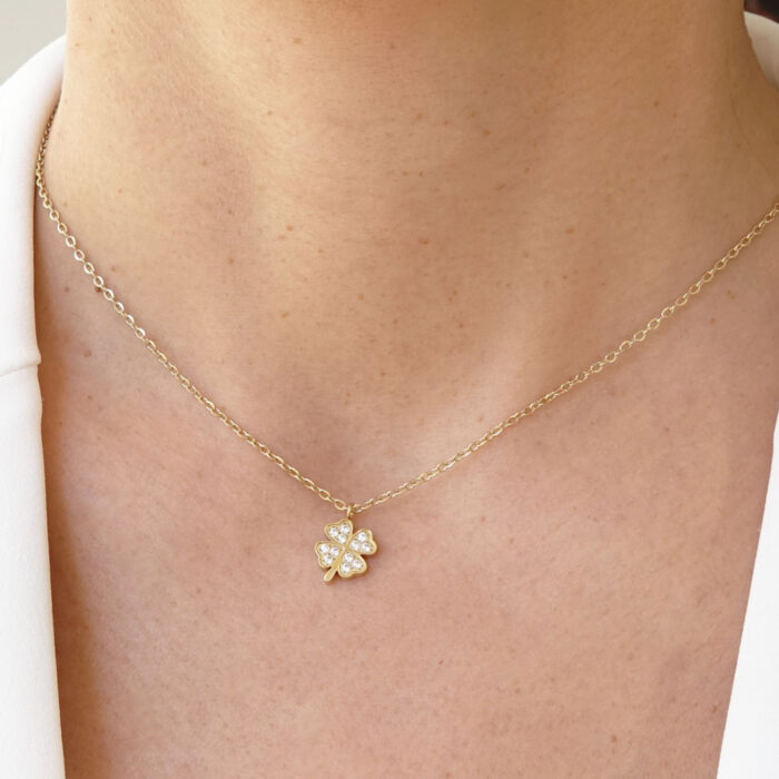 Clover zircon necklace