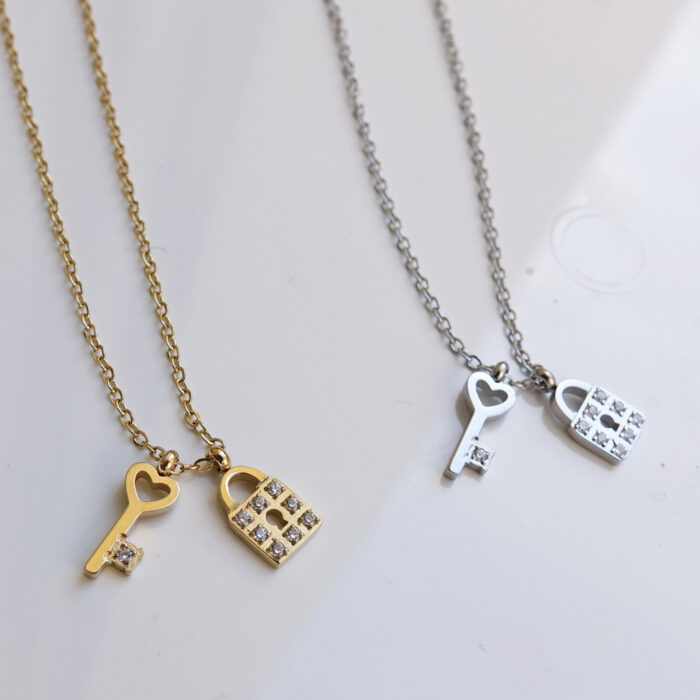 Padlock necklace - Image 3